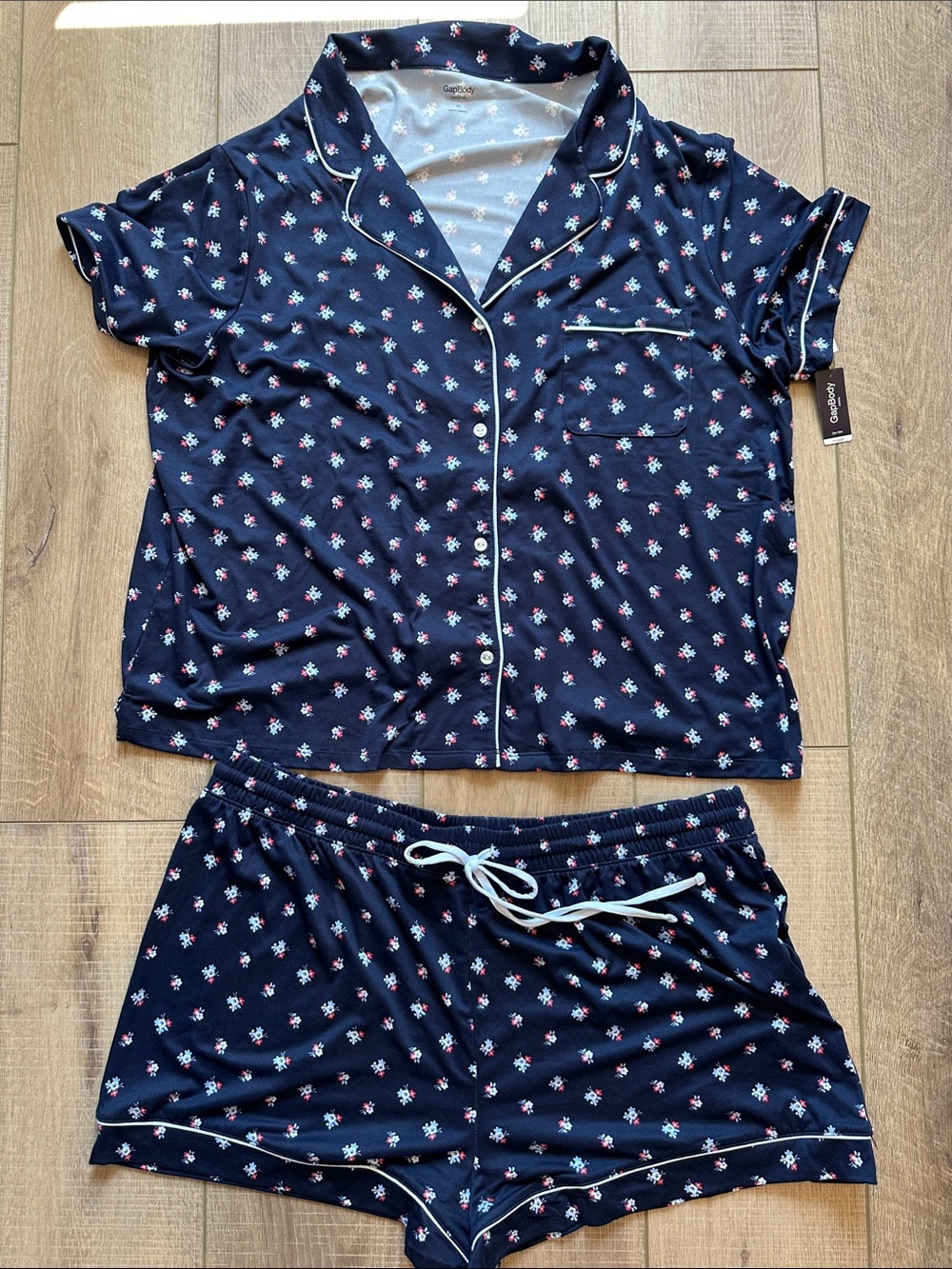 GapBody Navy Floral Pajama Set with White Piping
